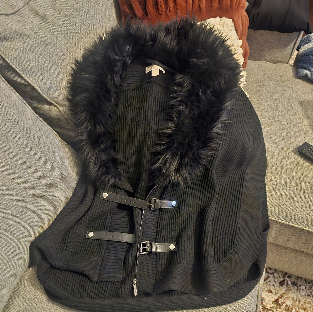 MK sweater vest with removable fur trim